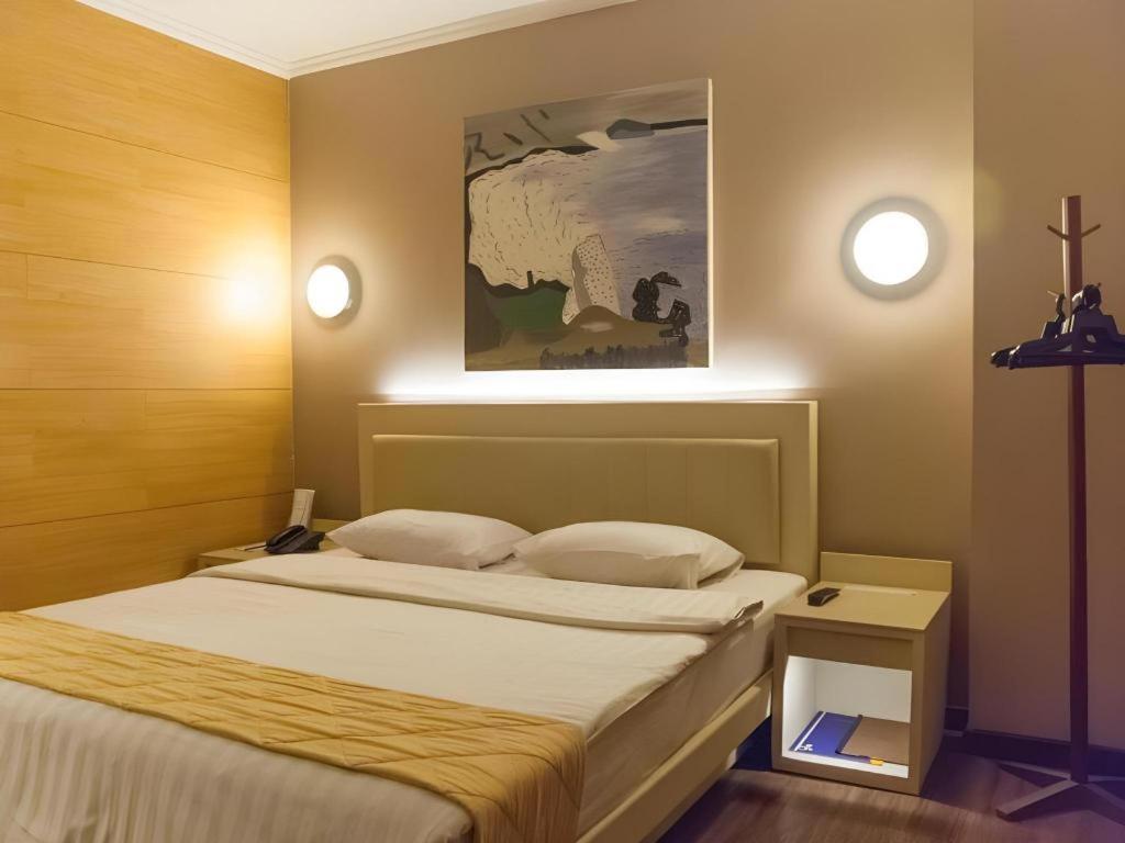 Gajahmada Avara Boutique Hotel Pontianak Exterior foto